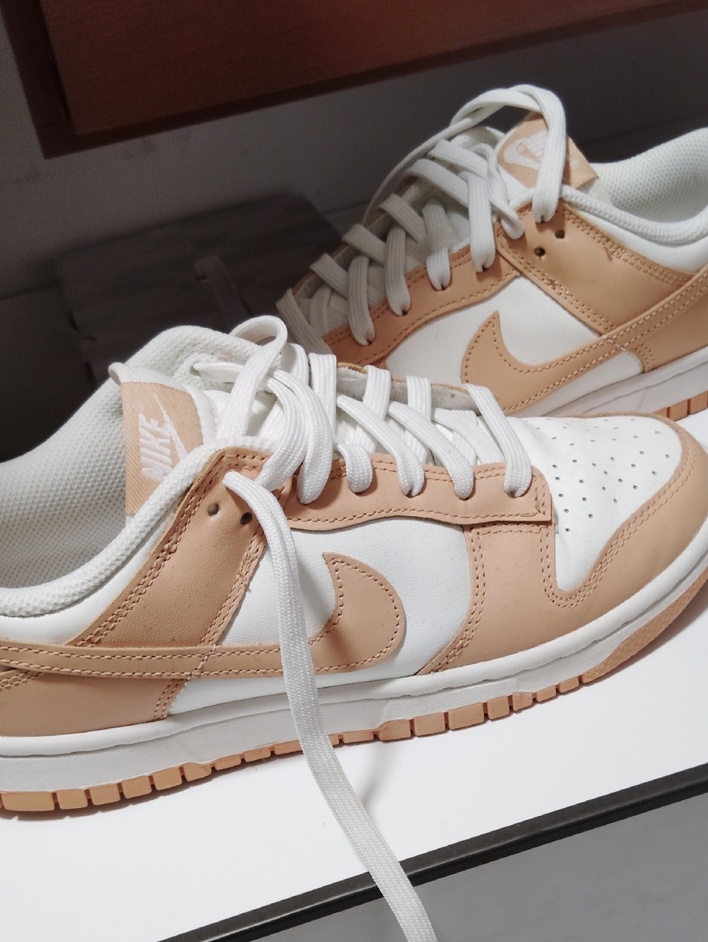 Nike Dunk Sneakers in White & Baby Light Pink Women's Size 7 Worn 2x Like New !!